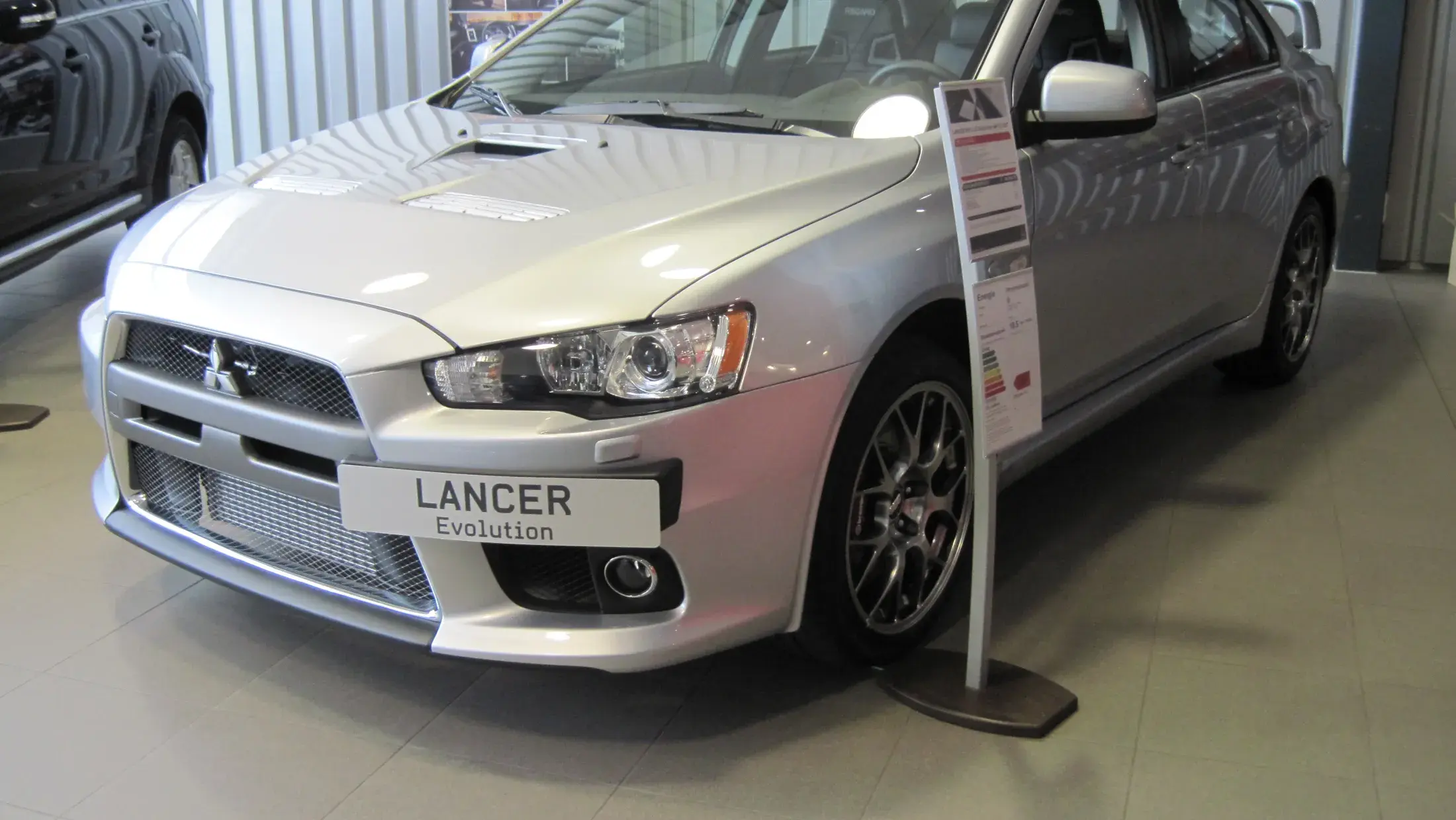 Lancer Evo in de showroom